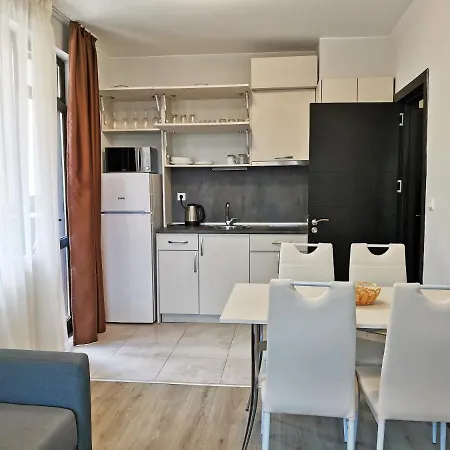 Family For Short-term Vacation * פרימורסקו