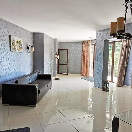 Apartment Family For Short-term Vacation