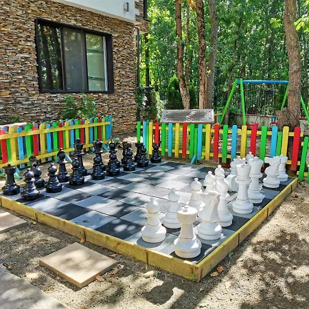 Family For Short-term Vacation Apartment