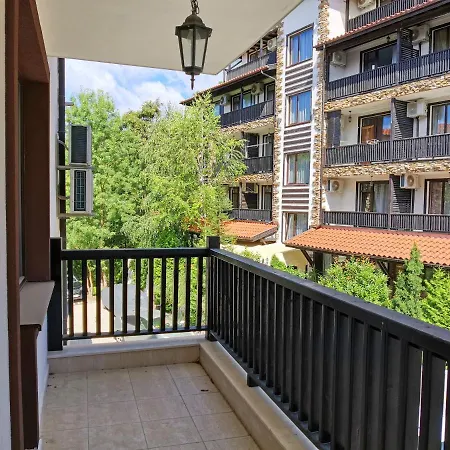 Family For Short-term Vacation Apartment